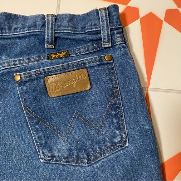 Wrangler True Blue High Rise Denim Cutoffs - Picture 5 of 6